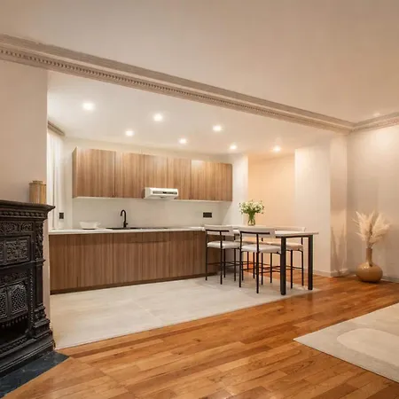 Fabulous Near Pantheon Paris