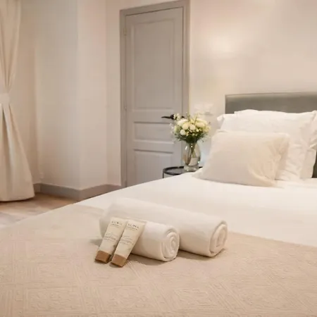 Fabulous Near Pantheon Apartment